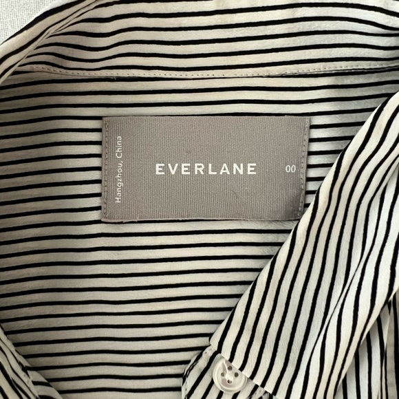 Everlane Boxy Short-Sleeve Silk Shirt - Picture 8 of 9